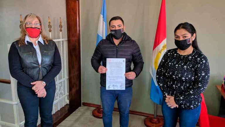 HISTORICO – Tras 28 años, Los Cardos conformó una comisión de FAE