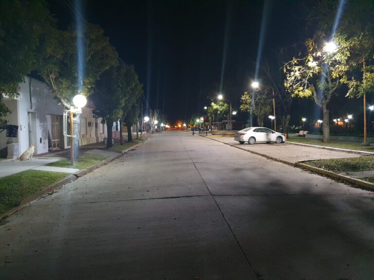 Nueva iluminación led en la plaza y en calle 9 de Julio