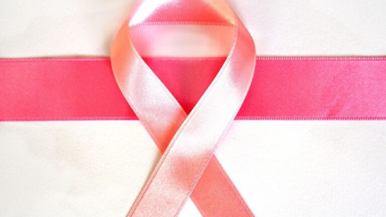 Caminata por la lucha contra el cáncer de mama