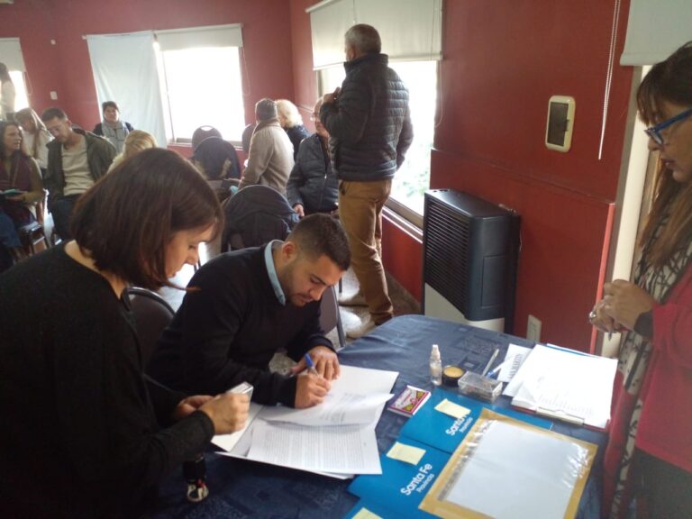 La Comuna de Los Cardos firma dos importantes convenios con Provincia