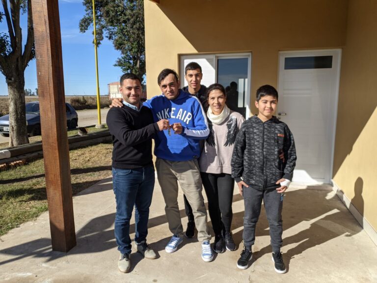La comuna entregó la primer vivienda del programa comunal