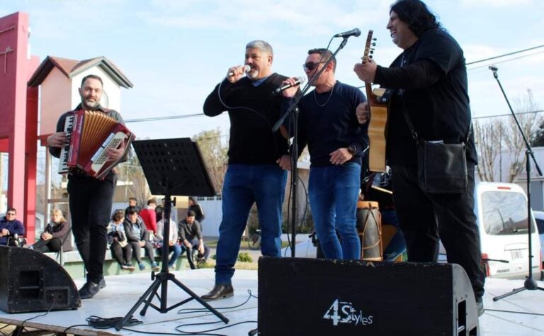 El «Primer encuentro de Feriantes y Artesanos locales, zonales y regionales» en convocatoria