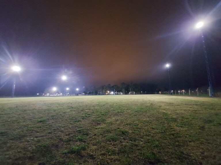 Se culmina la obra de iluminación de la cancha auxiliar