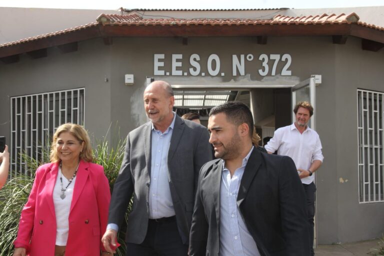 Los Cardos recibió la visita del Gobernador Omar Perotti