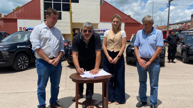 Los Cardos firmó un convenio con la Provincia para reforzar el control del tránsito