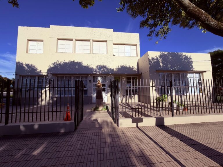 La Comuna finalizó trabajos de pintura en la escuela primaria Domingo Faustino Sarmiento